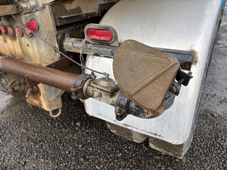 kenworth-w900-image-23