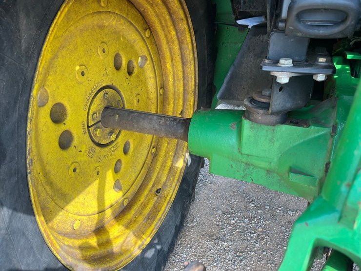 2014-john-deere-6125r-image-12