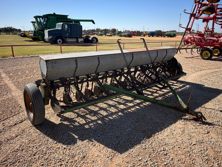 john-deere-b-image-3