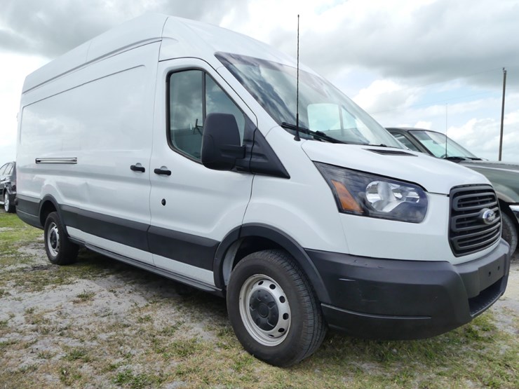 2019-ford-transit-image-1