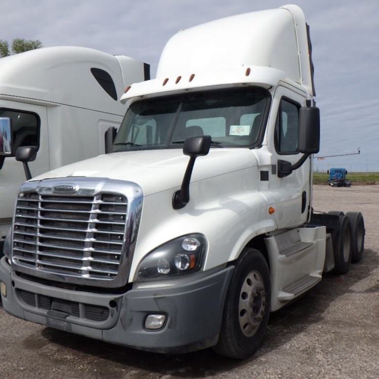 2017 FREIGHTLINER CASCADIA 125