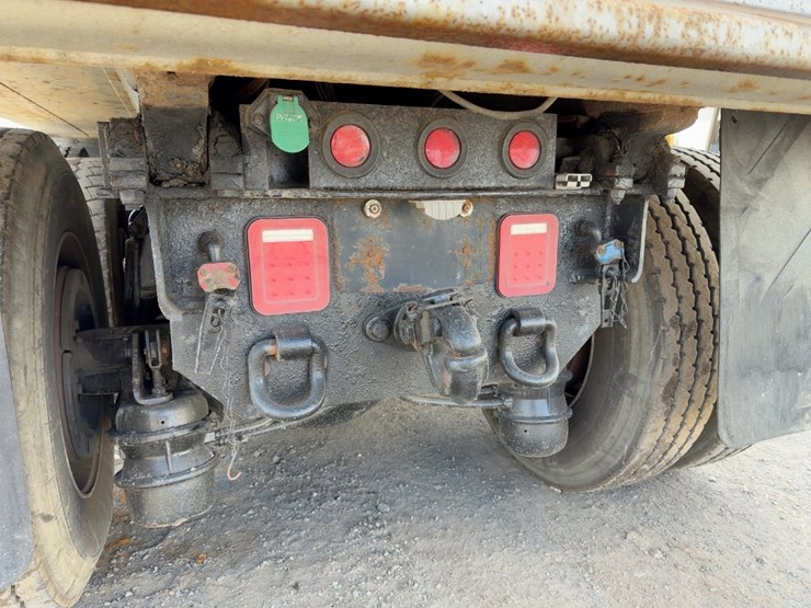 2015-caterpillar-ct660-image-14