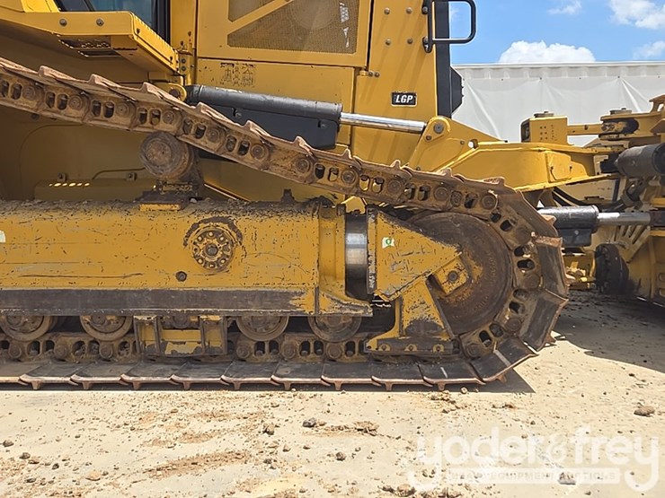 2019-caterpillar-d6-lgp-image-16