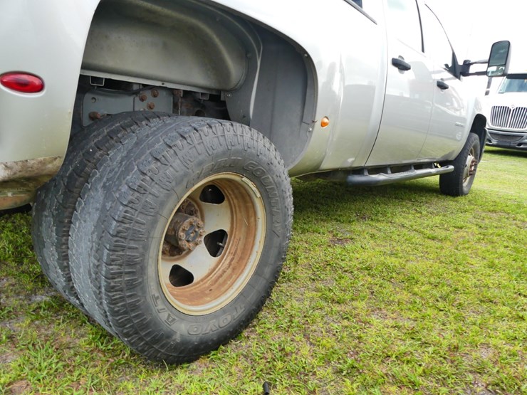 2009-chevrolet-3500hd-image-6