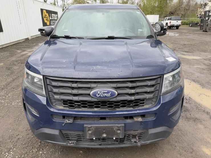 2017-ford-explorer-image-8