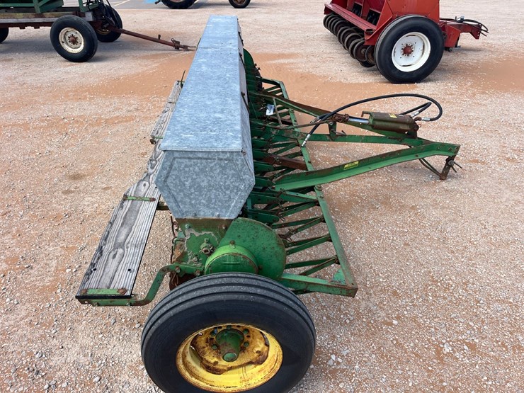 john-deere-b-image-6