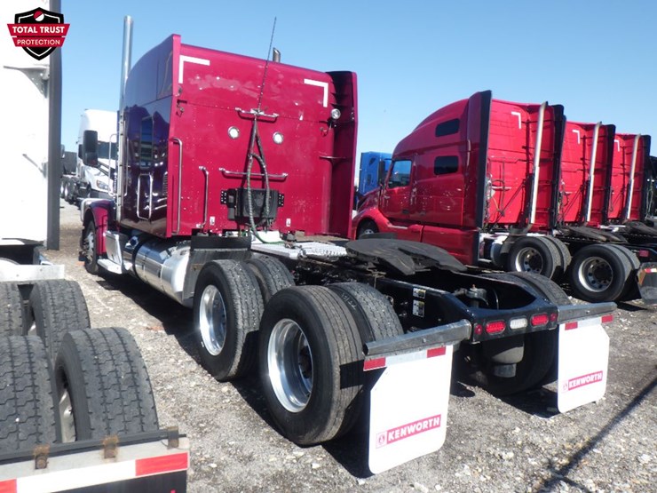 2022-peterbilt-567-image-14