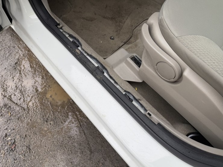 2009-ford-focus-sedan-image-24