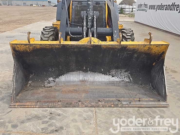 2021-deere-310sl-image-21