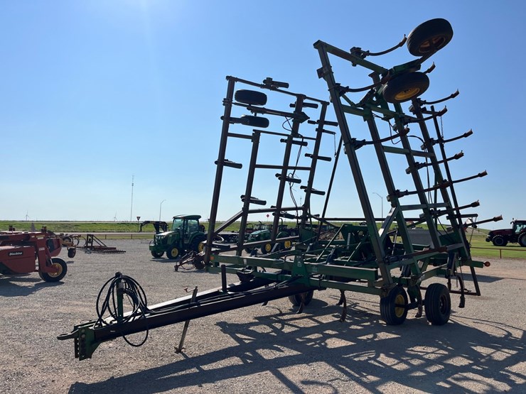 1997-john-deere-680-image-1