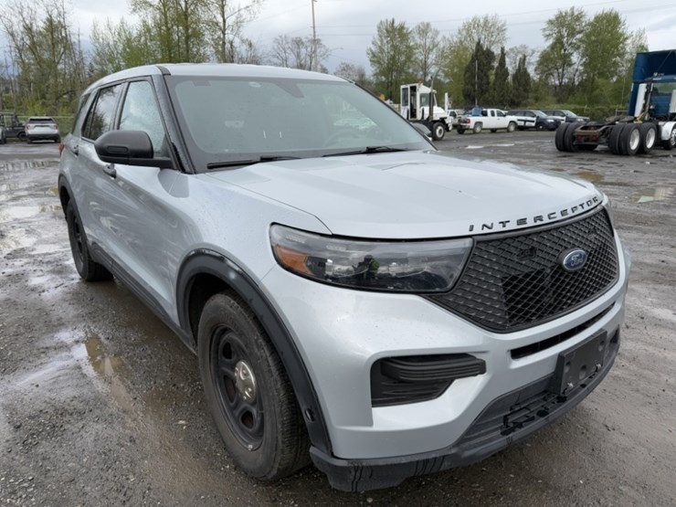 2020-ford-explorer-image-2