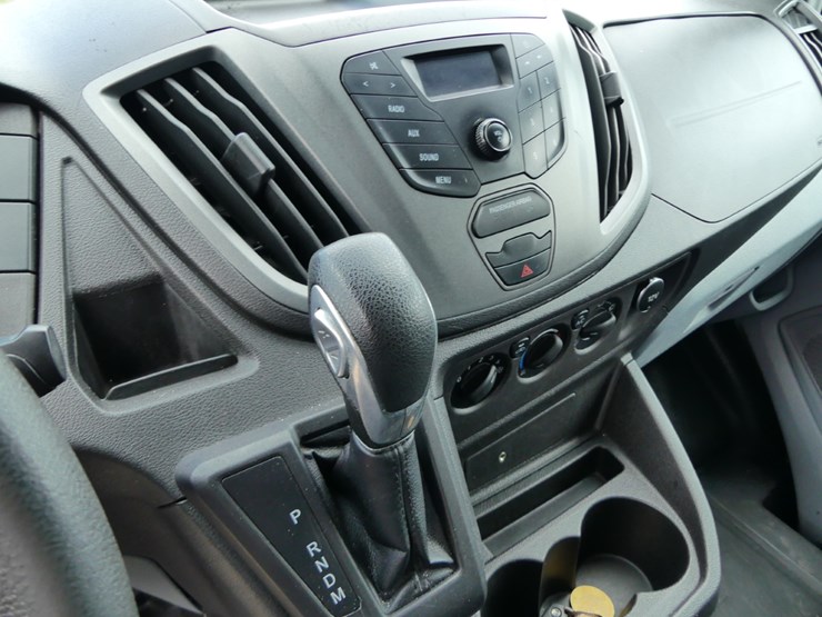 2019-ford-transit-image-12