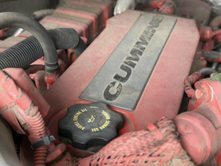 2014-freightliner-mt45-image-10