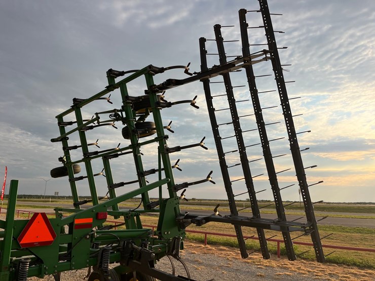 2004-john-deere-2210-image-12