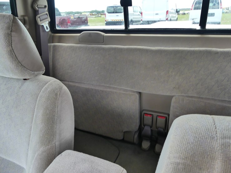 2004-toyota-tacoma-sr5-image-9