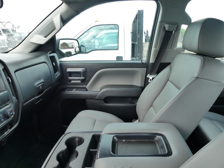 2018-chevrolet-2500hd-image-12