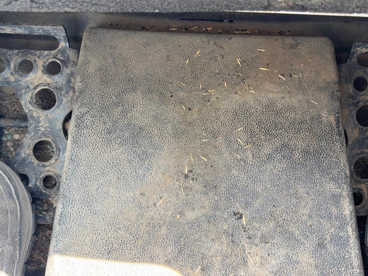 2021-bobcat-s740-image-25