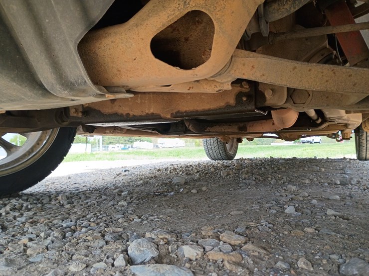 2005-chevrolet-suburban-image-81