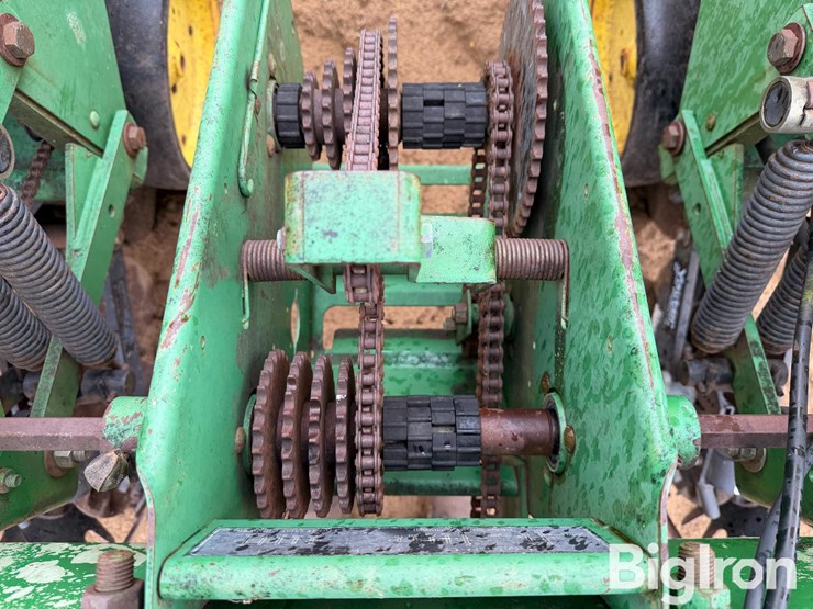 john-deere-7300-image-17