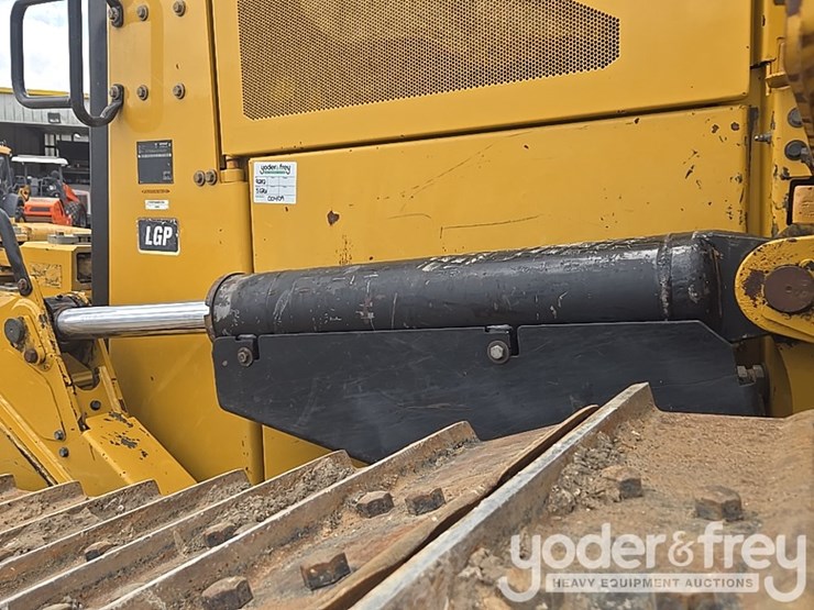 2019-caterpillar-d6-lgp-image-28
