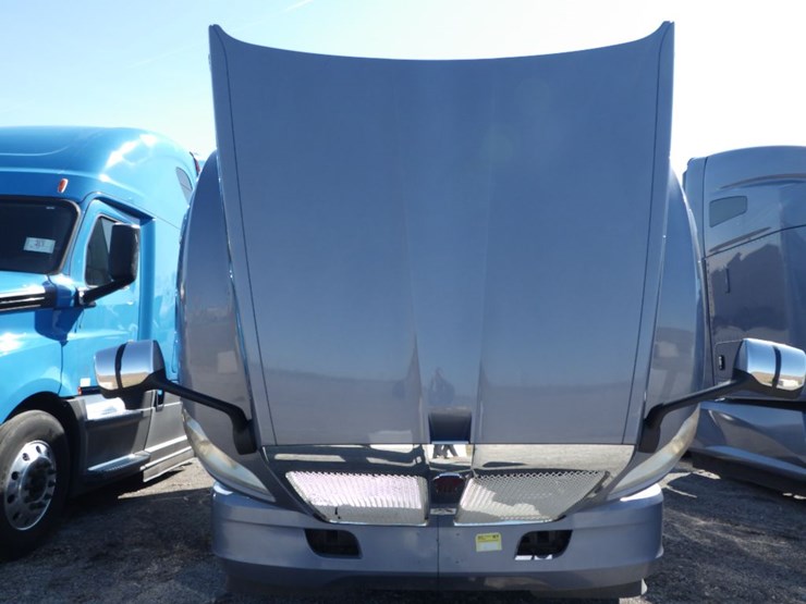 2020-kenworth-t680-image-29