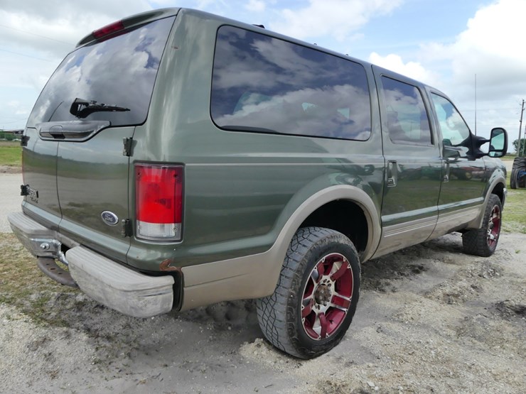 2000-ford-excursion-image-4