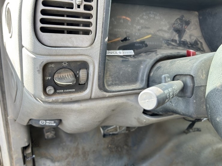 1997-chevrolet-3500-image-25