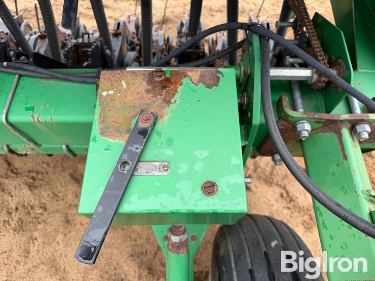 2020-great-plains-solid-stand-2020-image-15