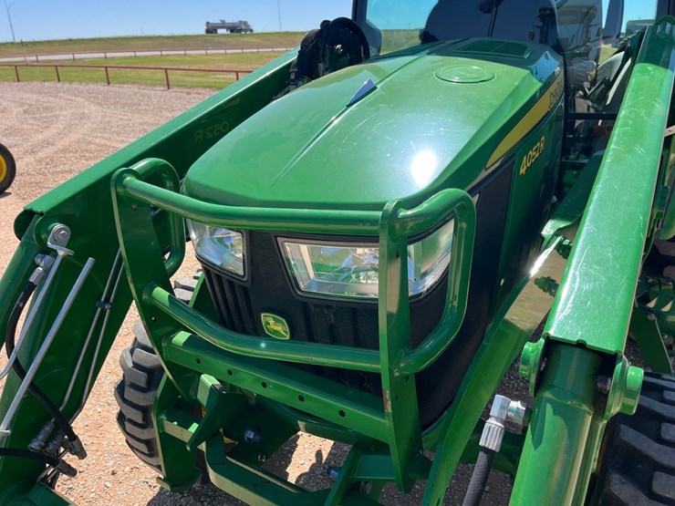 2021-john-deere-4052r-image-4