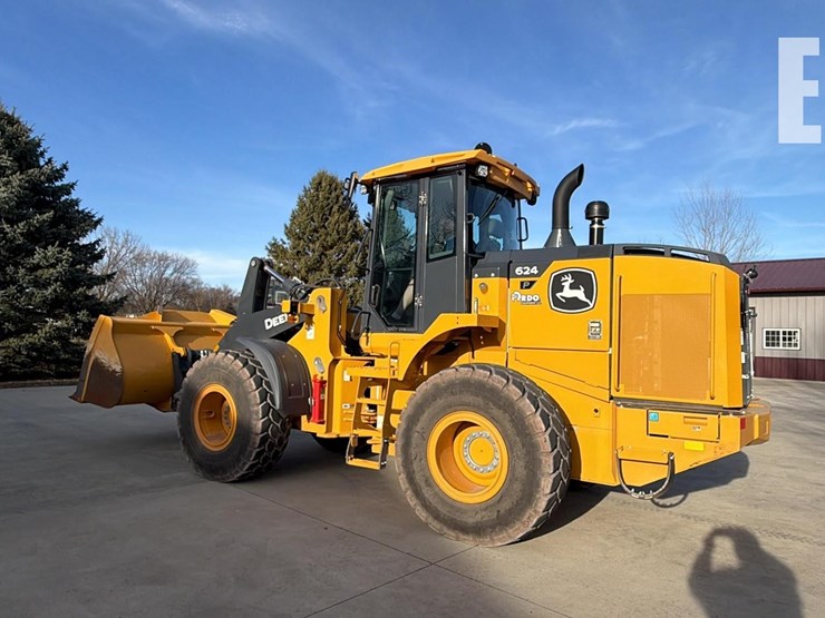 2024-deere-624-p-tier-image-5