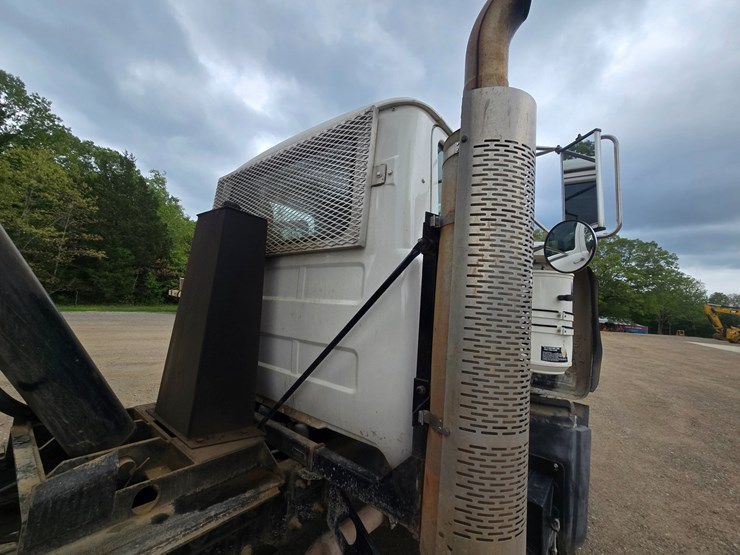 2001-mack-rd690s-image-114