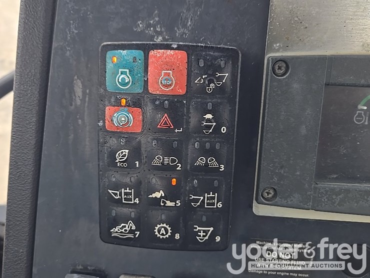 2021-deere-310sl-image-113