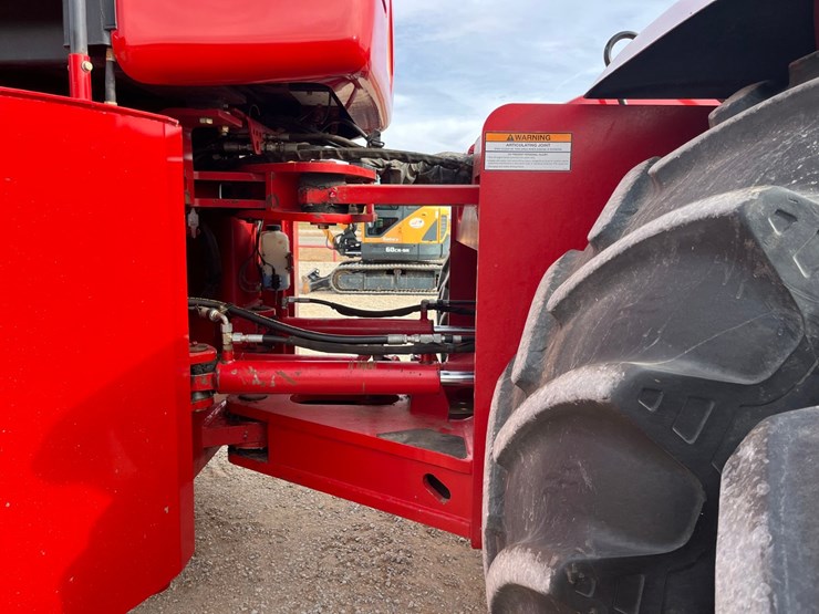 2009-versatile-435-image-22