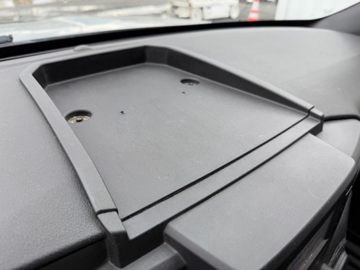 2020-ford-explorer-image-36