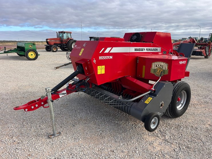 2017-massey-ferguson-1840-image-1