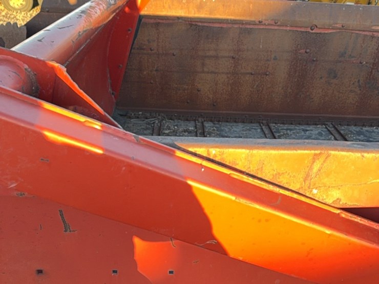 new-holland-195-image-38