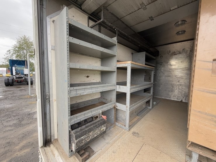 2014-freightliner-mt45-image-19