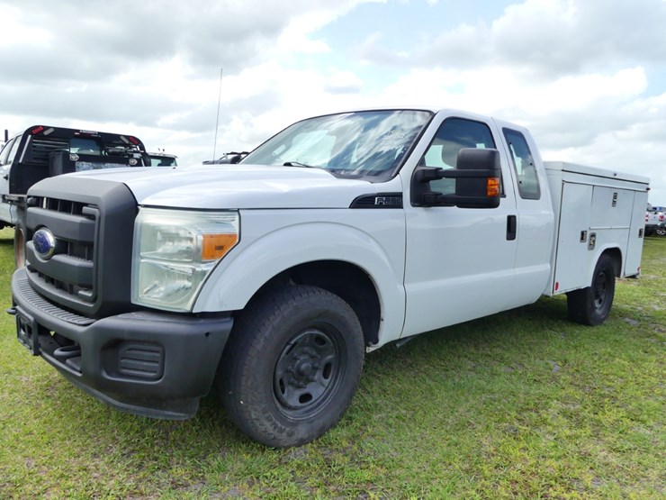 2016-ford-f250-xl-image-1