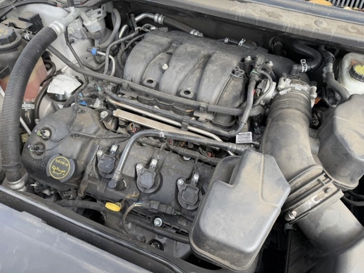 2017-ford-explorer-image-12