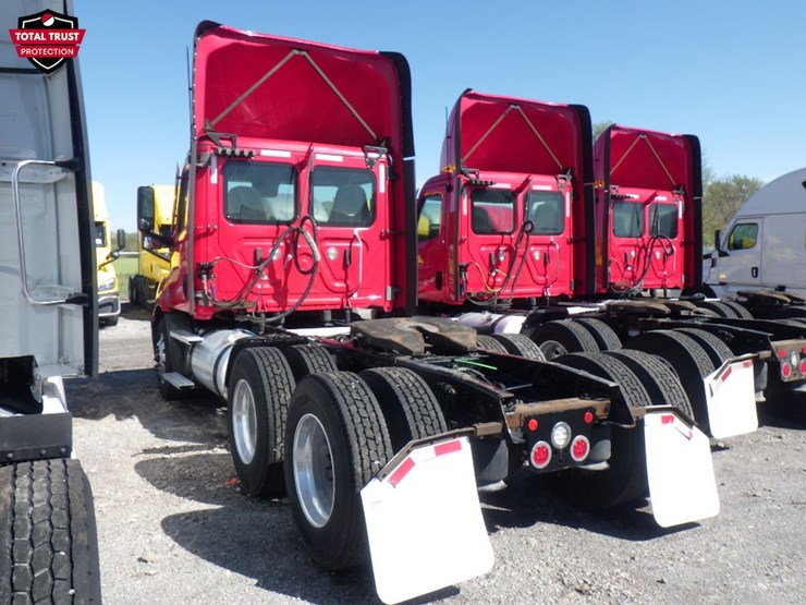 2021-freightliner-cascadia-116-image-11