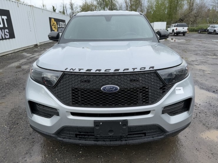 2021-ford-explorer-image-8