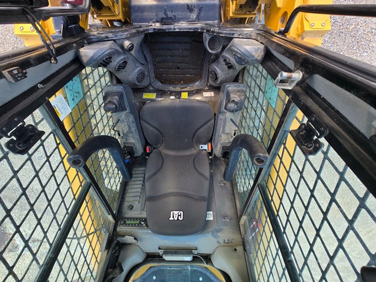 2023-caterpillar-299d3-xe-image-65