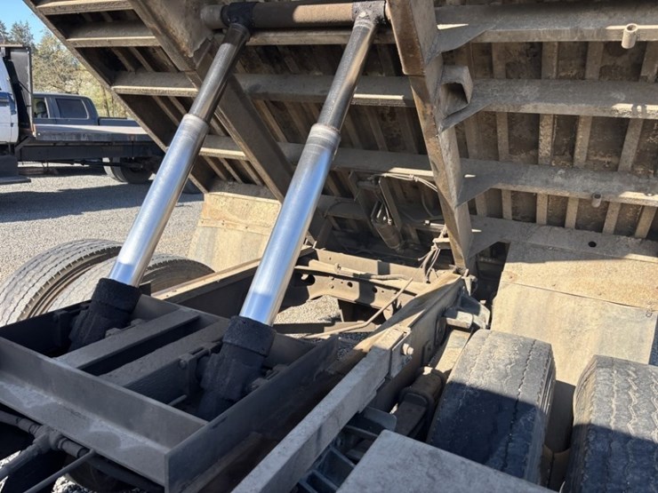 1994-international-4700-image-10