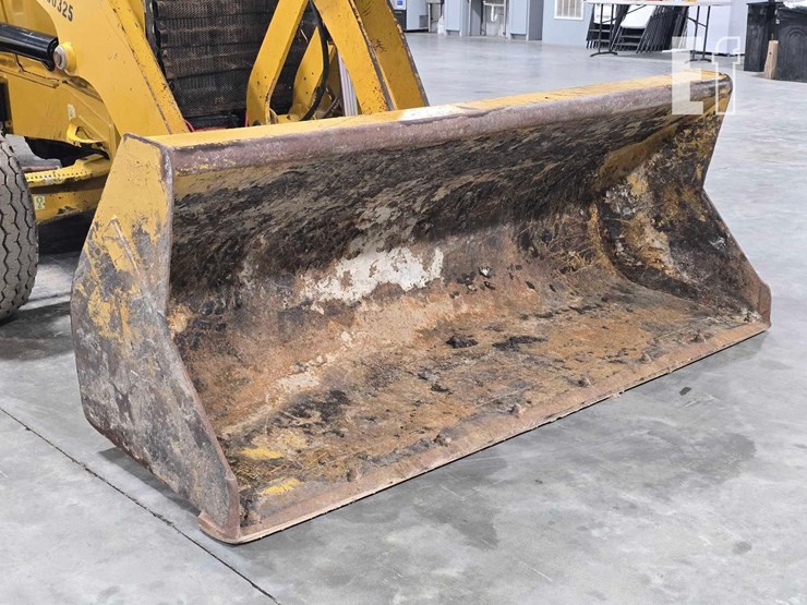 2016-caterpillar-415f2-image-10