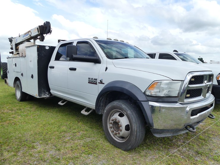 2017-dodge-ram-5500-image-2