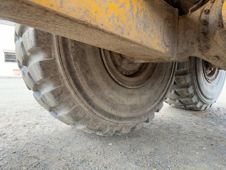 2003-volvo-a40d-image-16