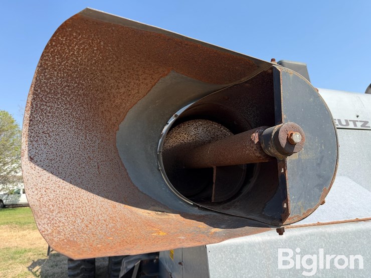 1990-gleaner-r70-image-11