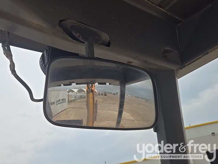 2004-case-580m-image-86