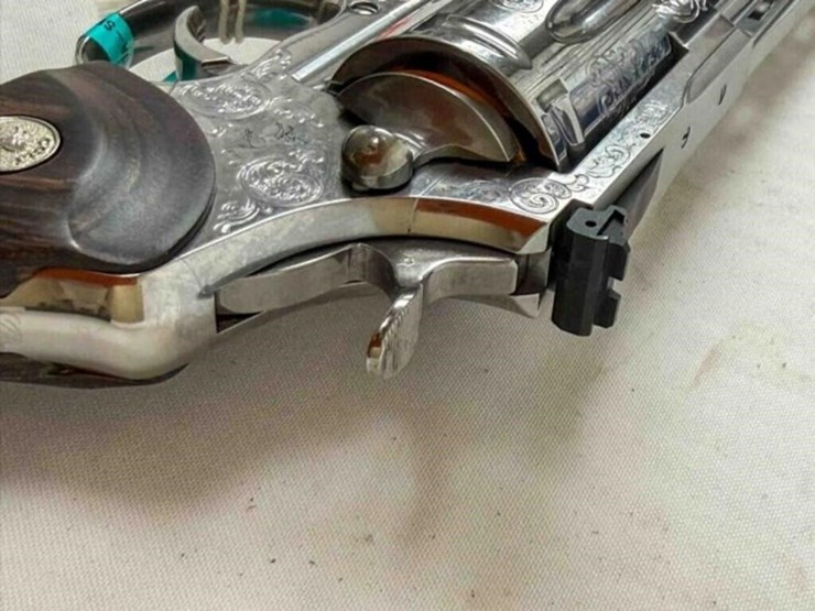 sig-sauer-pistol-image-11