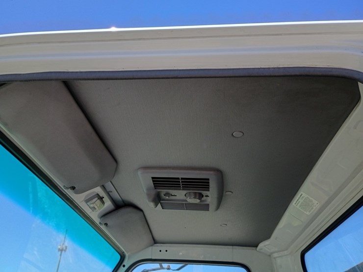 2000-gmc-w3500-image-33